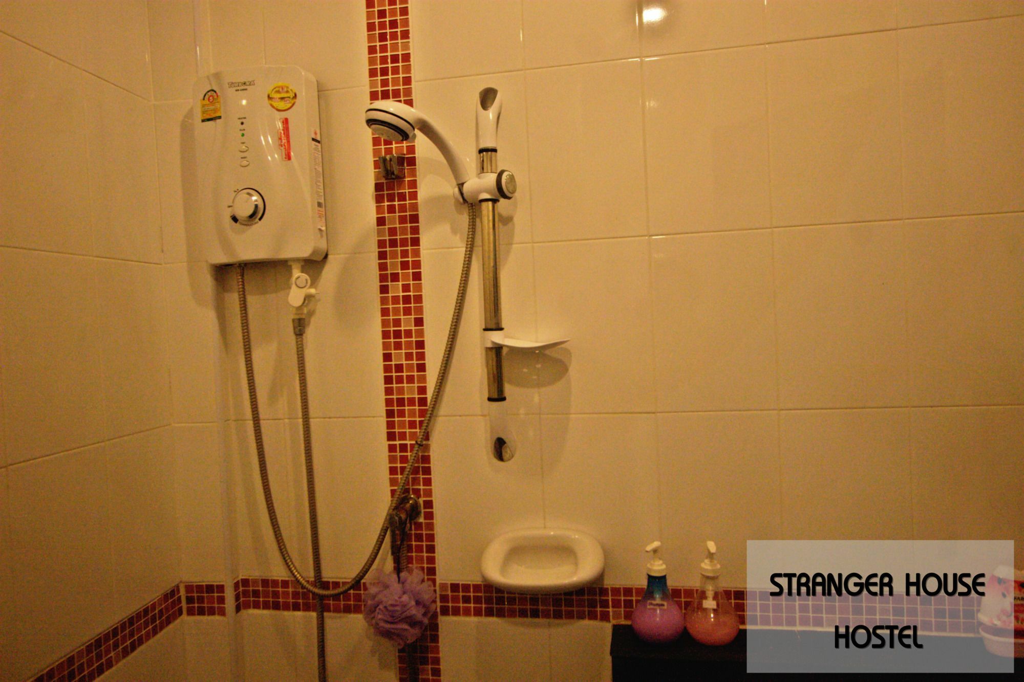 Stranger House Vandrarhem Chiang Mai Exteriör bild